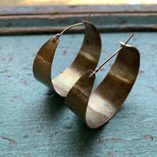 Load image into Gallery viewer, Jennifer Kahn Medium Wide Brass Hoop Earrings